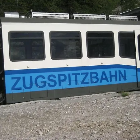 Valley Station Modern Retreat Holiday home *