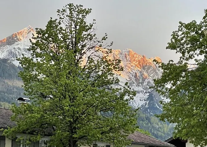 Valley Station Modern Retreat